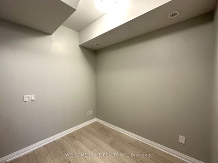 Condo Townhouse For Lease | N8124790 - Photo 5