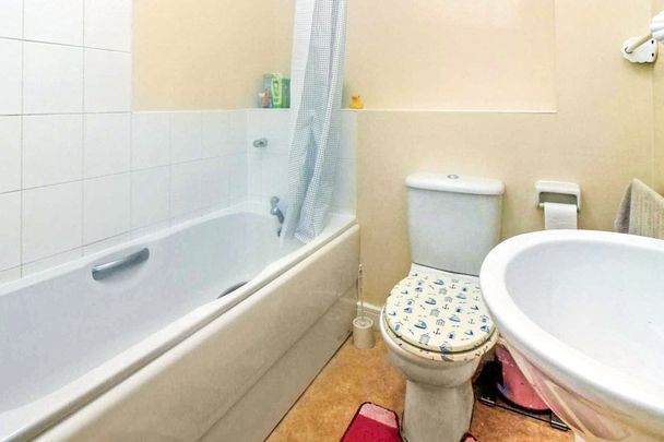 Wallington Way, FROME - Photo 1