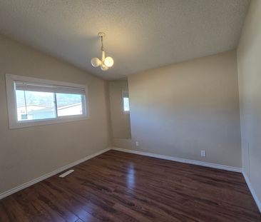 #2 11839 45 Street Northwest - Photo 3