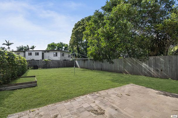 2/115 Thirteenth Avenue, Railway Estate - Photo 1
