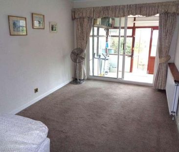 Stanwell Gardens, Stanwell, Staines-upon-thames, Surrey, TW19 - Photo 2