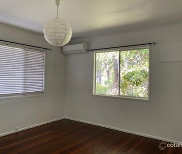 Charming Beach Shack-Style Home in Bucasia - Photo 2