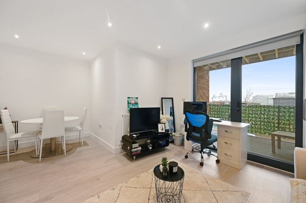 1 Bed Flat, Rosslyn Crescent, HA1 - Photo 1