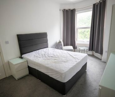 Wokingham Road, Reading, Berkshire, RG6 1JL- Room 6 - Photo 3