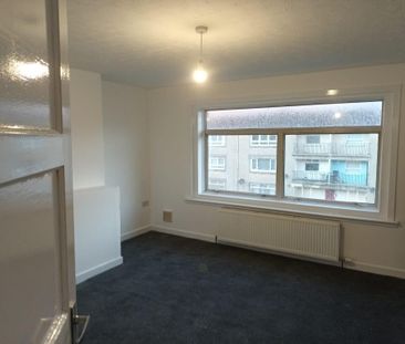 3 bedroom flat to rent - Photo 6