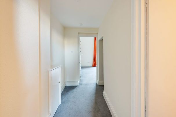 1 Bed Flat - Photo 1