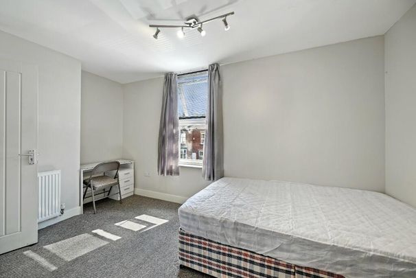 5 bedroom house to rent - Photo 1