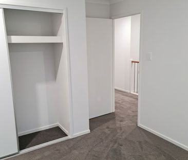 AVAILABLE 24/04/26 3 BED 2 BATH TOWNHOUSE WITH DUCTED AIR - Photo 2