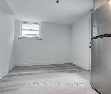 56 Bicknell Avenue #Lower - Photo 2