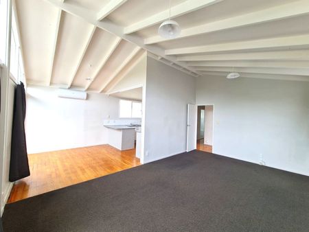 MANGERE - 3 bedroom house + 3 Brm and Office - Photo 5