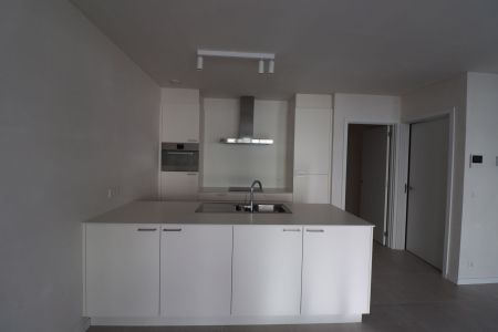 Prachtig nieuwbouwappartement met 2 slaapkamers, terras, autostaanplaats en berging. - Foto 5