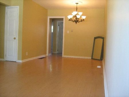 For Lease - 218 Alsace Road Unit# Main, Richmond Hill, Ontario - Photo 3