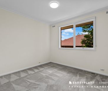 Freshly Updated Three-Bedroom Home in Prime Doncaster Location! - Photo 3