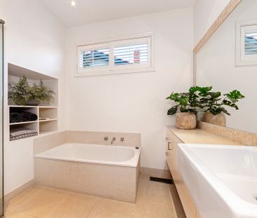 RENOVATED ELEGANCE - Photo 1