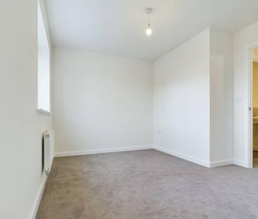 2 bedroom end of terrace house to rent - Photo 1