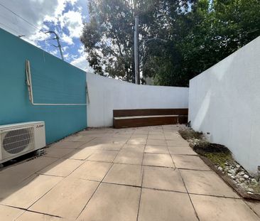 5/2 Gibson Street, Caulfield East VIC 3145 - Townhouse For Rent | D... - Photo 6