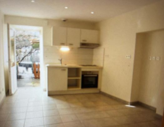 Location Appartement 3 pièces 45m² ST SAUVEUR DE MONTAGUT 07190 - Photo 1