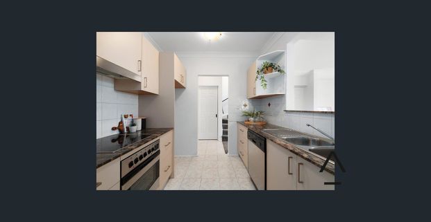 Spacious & Private Townhouse in the Heart of Five Dock - Photo 1