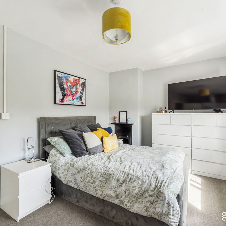 Glastonbury Road, Morden, SM4 - Photo 1