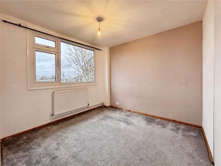 3 bedroom end of terrace house to rent - Photo 3