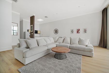 4.5 Star Hotel, Top Floor Fully Furnished Apartment - Photo 3