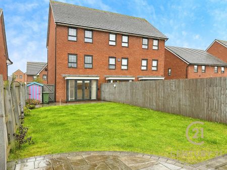 4 bedroom semi-detached house to rent - Photo 5
