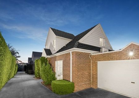 Renovated 3 Bedroom Family Home in Sought After Location - Photo 5
