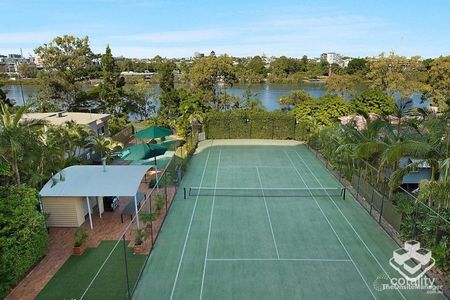 Sylvan Grove 2 Bedroom mountain and river view! - Photo 2