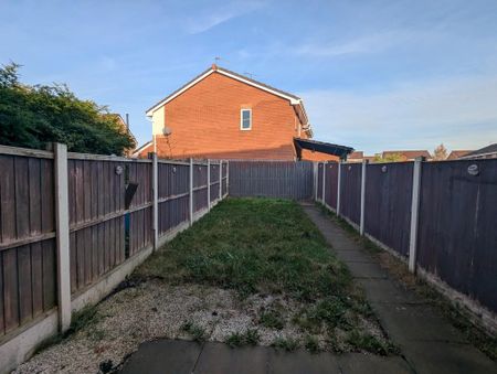 2 bedroom end of terrace house to rent - Photo 4