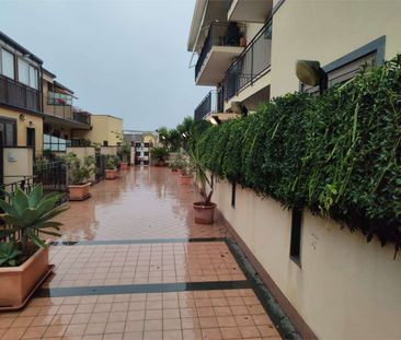 Aci trezza 3 vani arredato con garage - Photo 2