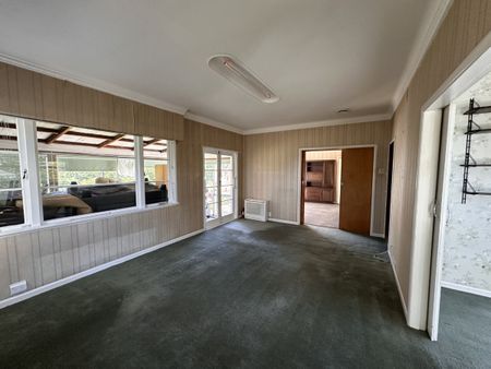 Glen Eden Family Home - Photo 2