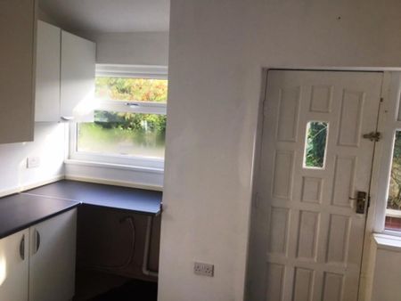 2 bedroom semi-detached house to rent - Photo 4