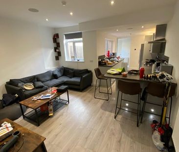 68 Paget Street - Golden Stable with 6 EnsuitesLoughborough - Photo 1