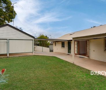 39 DEERDALE ST - Photo 3