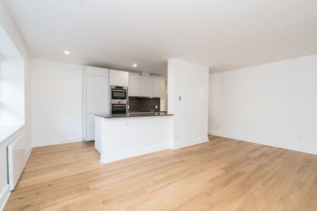 365 Eglinton Avenue East - Photo 5