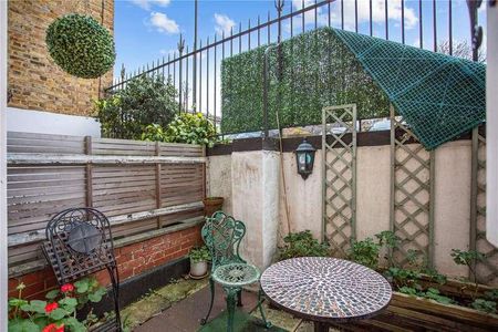St. Clements Church Hall, Davey Close, London, N7 - Photo 2