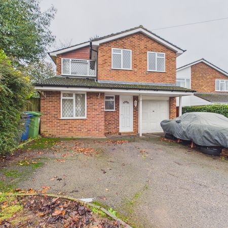 4 bed detached house to rent in Highfield Road, Flackwell Heath, High Wycombe, Buckinghamshire, HP10 9AN - Photo 4