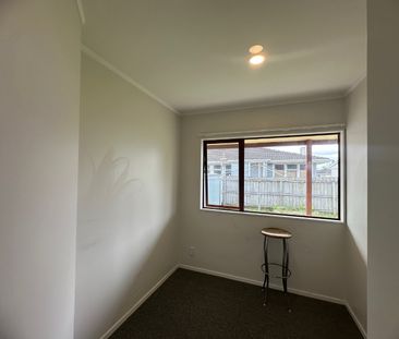 Cozy 3-Bedroom Family Home - Photo 3