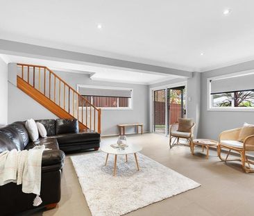 Simple Terrigal Beachside Living - Photo 5