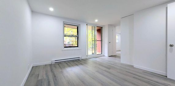 **Renovated 4 1/2, TOP Floor, Large Balcony-The Village/Downtown, Metro Papineau** - Photo 2