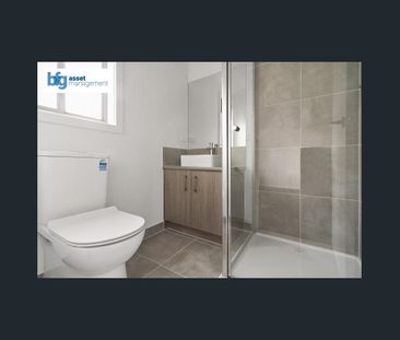 Spacious & Modern 4-Bedroom Home with Double Lock-Up Garage! - Photo 5