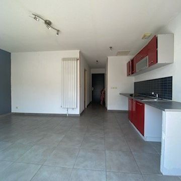 T2 - Photo 1