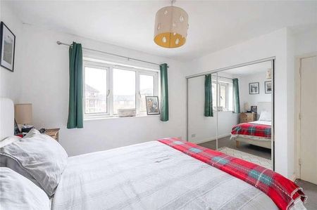 St James's Drive, Wandsworth Common, London, SW12 - Photo 3