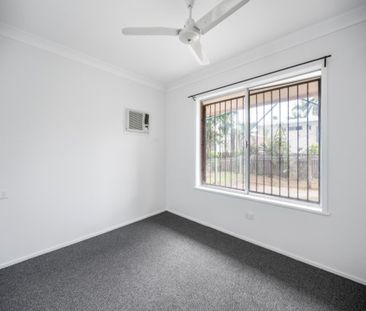 Family Home with a Pool in Kirwan - Photo 2