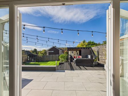 5 bedroom chalet to rent - Photo 2