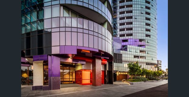 City views, modern charisma, and an unbeatable location - Photo 1