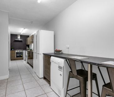 GARDEN FLAT, 246 VINERY ROAD Leeds - LS4 2LA - Photo 3