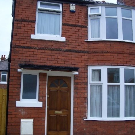 4 Bed Semi-Detached House, Finchley Road, M14 - Photo 1