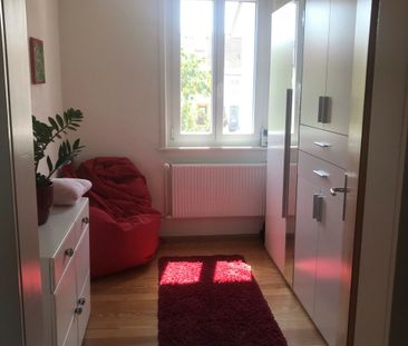 Charming terraced single-family house in a central location - Photo 3