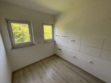Schicke 3 Zimmer-Wohnung mit Balkon und neuem Badezimmer in Lüdenscheid Worth-Honsel - Photo 4